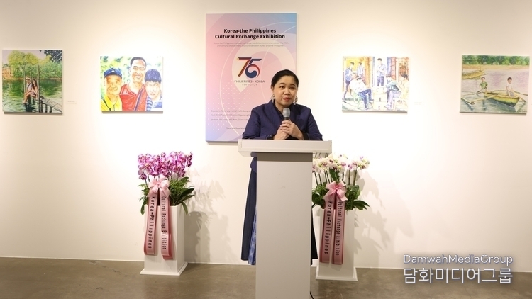Amb. Maria Theresa B. Dizon-De Vega of the Philippines delivers a congratulatory message.