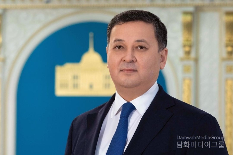 Minister of Foreign Affairs of Kazakhstan Murat Nurtleu