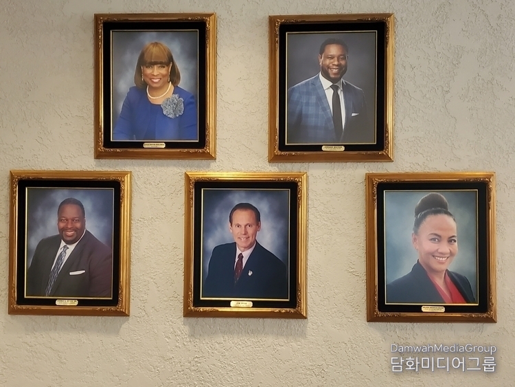 Photos of former and current mayors of Carson City