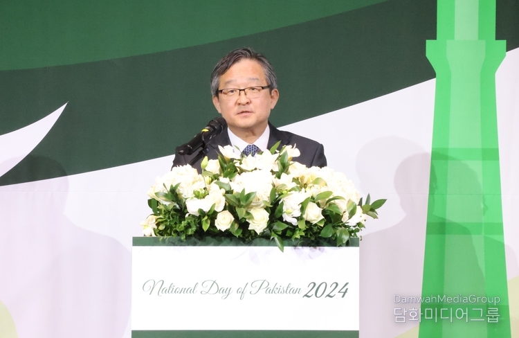Chung Byung-won, Deputy Minister for Political Affairs, Ministry of Foreign Affairs, gives welcome remarks at Hotel Shilla in Seoul on March 21.