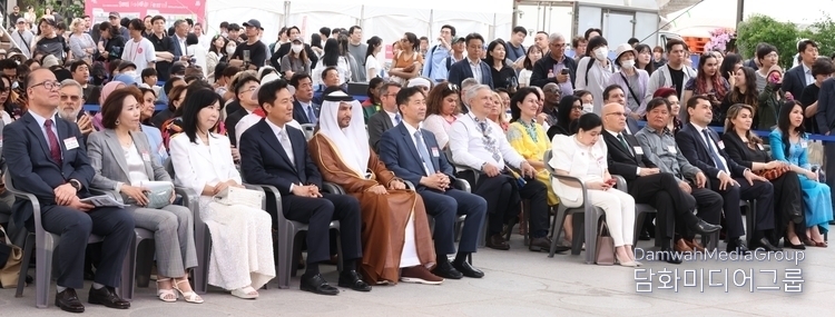 Foreign diplomatic missions and citizens in Korea