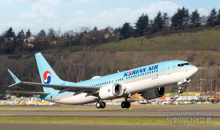 Korean Air Boeing 787-8 airliner