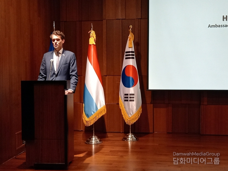 Amb. Jacques Flies of Luxembourg delivers welcome remarks at a reception to celebrate the opening of the resident Embassy of the Grand Duchy of Luxembourg and mark the country's National Day at Shilla Hotel in Seoul on July 2.