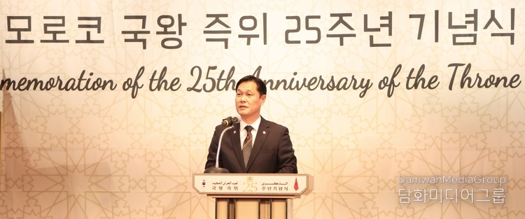 Lee Hee-wan, Vice Minister of Patriots and Veterans Affairs, Republic of Korea, delivers a congratulatory speech at the reception held at the Pullman Hotel in Seoul on July 30. /Courtesy of Damwha Media Group