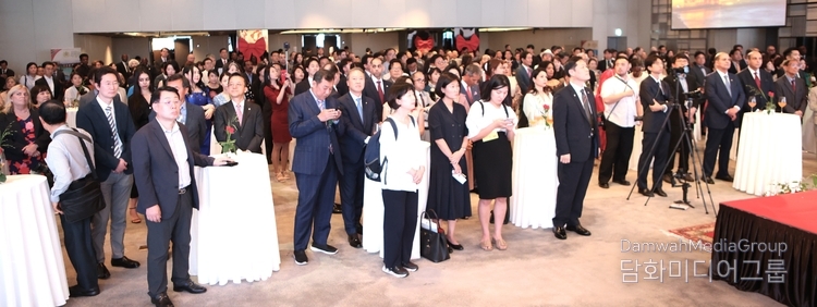 More than 400 guests, including foreign ambassadors and other local and international dignitaries, attended the gala event to celebrate the 25th anniversary of the accession of His Majesty the King Mohammed VI to the Throne at the Pullman Hotel in Seoul on July 30./ Courtesy of Damwha Media Group<br>
