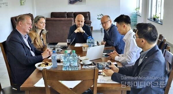 'EPiT' officials participate in a meeting with local companies with the support of POSCO International's Warsaw office. / Courtesy of POSCO International