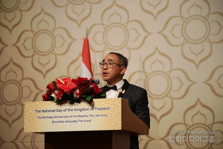 H.E. Amb. Tanee Sangrat of Thailand to South Korea delivers speech at the National Day Reception held at the Crystal Ballroom, Lotte Hotel Seoul, on Dec. 4, 2024.