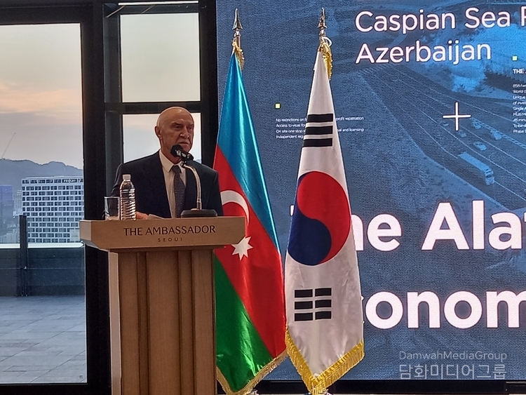 Valeh Alasgarov, chairman of Alat Free Economic Zone Authority, introduces various benefits of the free economic zone to attract Korean investors.