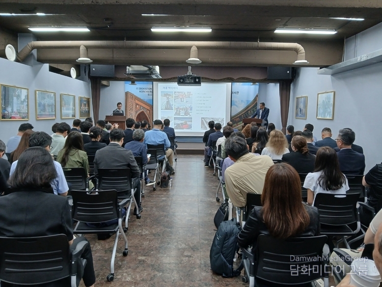 Over 100 guests, including representatives from the South Korean travel industry and tourism-related journalists, attended the Uzbekistan-Korea Tourism Forum held at the Embassy of Uzbekistan in Seoul.