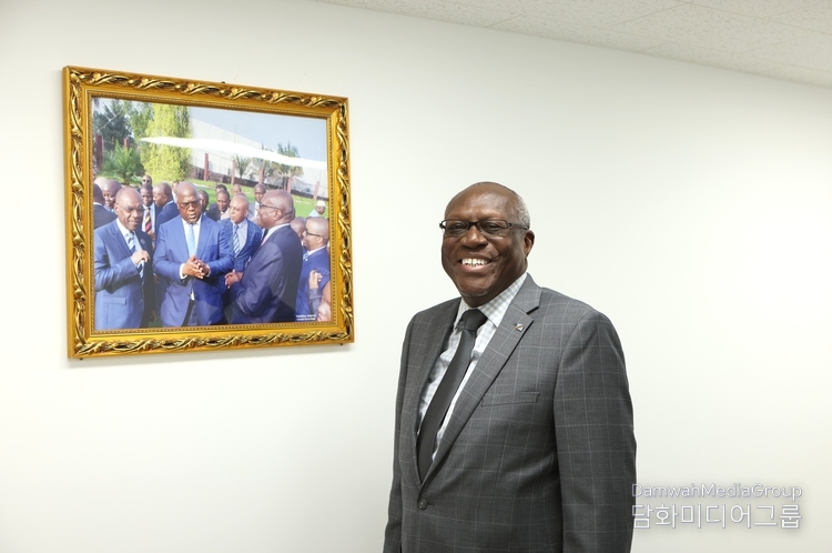 Ambassador of the Democratic Republic of the Congo (DRC) to the Republic of Korea Atoki Ileka