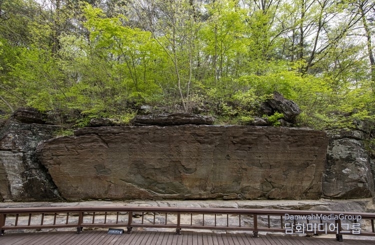 “Petroglyphs along the Bangucheon Stream” in Korea was registered as a UNESCO World Heritage Site on July 12, 2025.