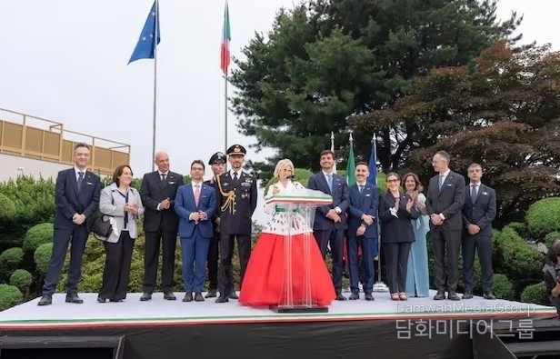 Italian Ambassador to Korea Emilia Gatto wearing a hanbok embroidered with the tricolor flag delivers a speech at the event to celebrate the Proclamation of the Italian Republic held on June 2. / Courtesy of the Italian Embassy in Korea