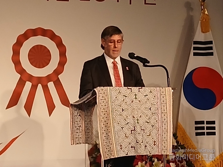 Peruvian Ambassador to Korea Paul Fernando Duclos Farodi delivers a speech at the reception held at Four Seasons Hotel in Seoul to mark the 204th Anniversary of the Independence of Peru on July 28, 2025.