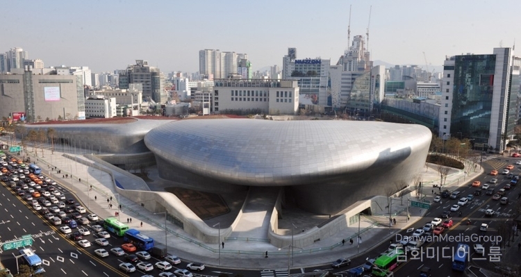 Dongdaemun Design Plaza (DDP)