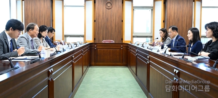 The first meeting of the "Task Force for Reforming System and Bolstering Role of KOICA" gets underway on September 2.