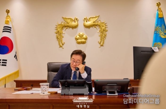 President Lee Jae-myung holds his first phone call with Mongolian President Ukhnaa Khurelsukh on September 4.
