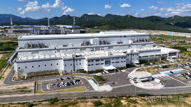 LG's cathode plant, named LG-HY BCM, in Gumi, 230 kilometers south of Seoul. / Courtesy of LG