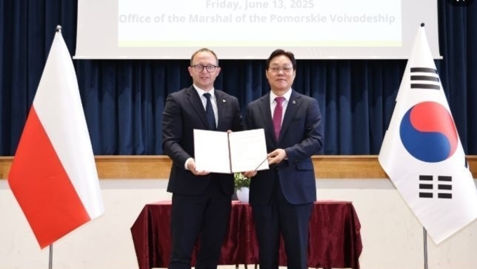Gyeongsangnam-do signs a pact with Pomeranian Voivodeship, Poland
