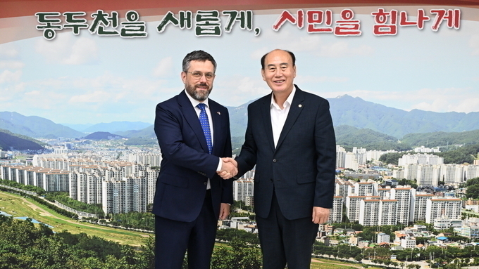 Latvian Ambassador to Korea Janis Berzins visits Dongducheon City