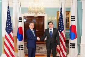 Foreign Minister Cho and U.S. Secretary of State Rubio hold their first meeting