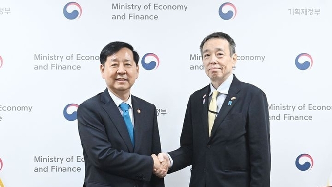 DPM Koo meets with Japanese Ambassador to Korea Koichi Mizushima