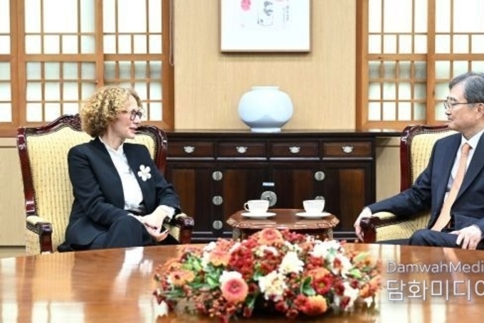 Foreign Minister Cho meets with NATO Deputy Secretary General Shekerinska